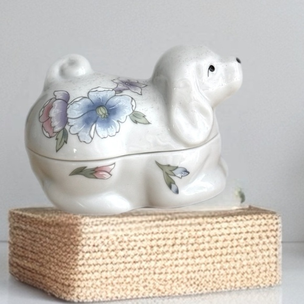 Heritage House Grandmother’s Treasures Over The Rainbow Dog Musical Trinket Box